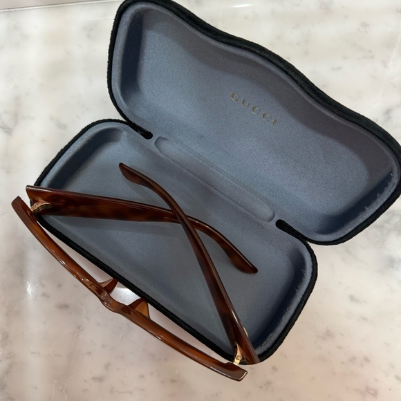 Gucci Sunglasses. Tortoise. Authentic. EC. Case included. 54mm frame. - Picture 9 of 15